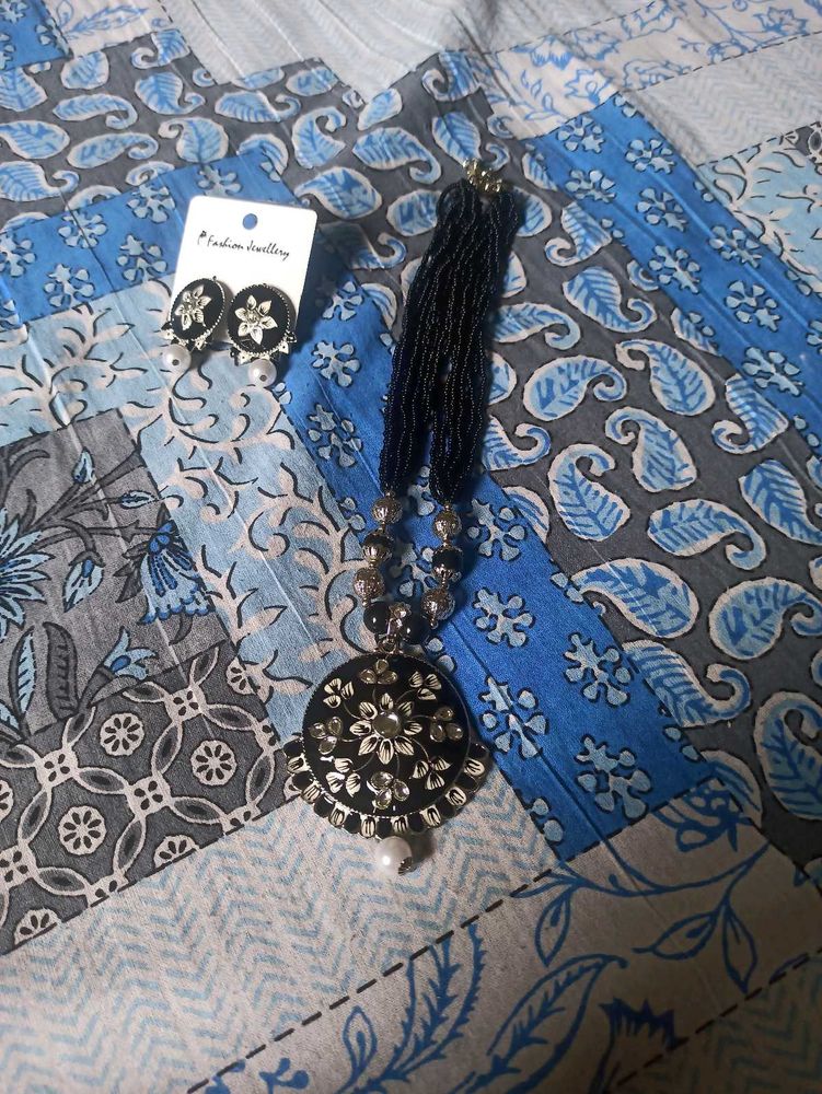 Necklace &amp; Earring Set