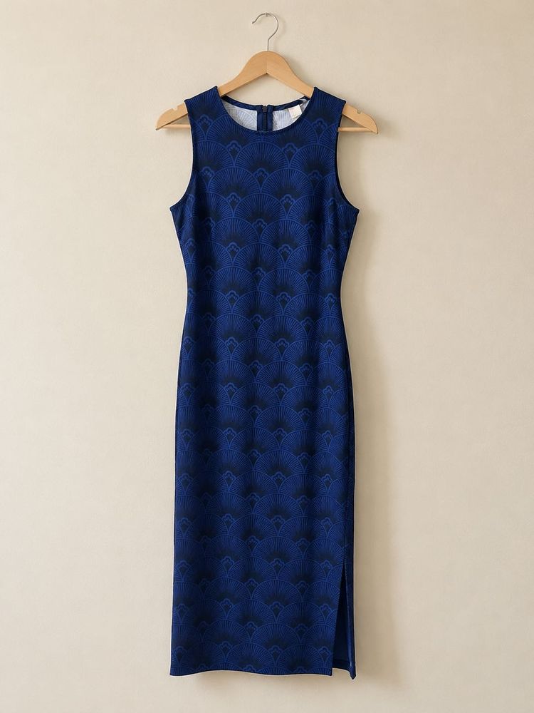 Chic Blue Sleeveless Midi Dress