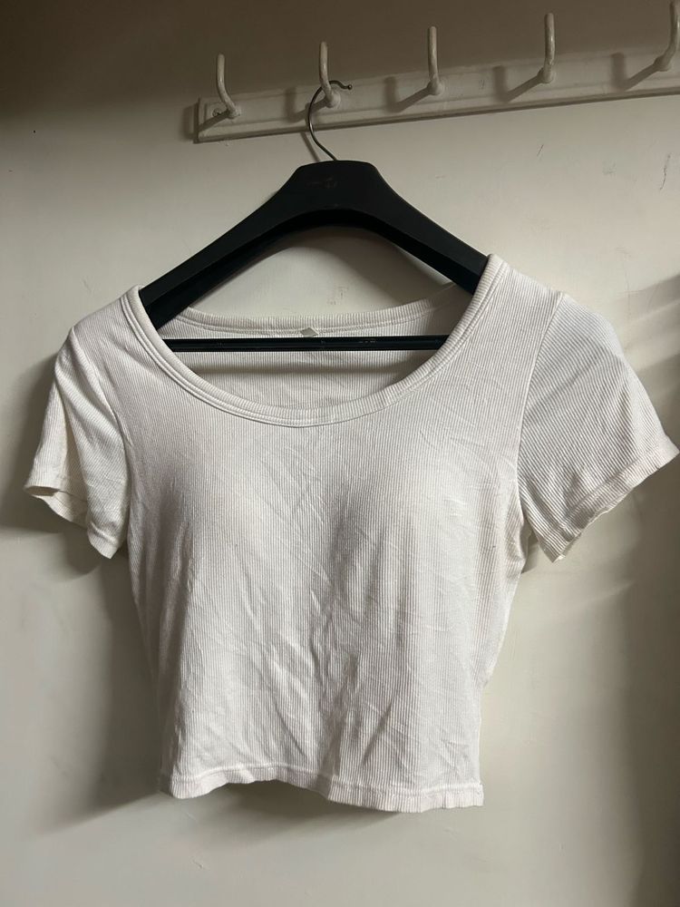 Chic White Crop Top with added pad
