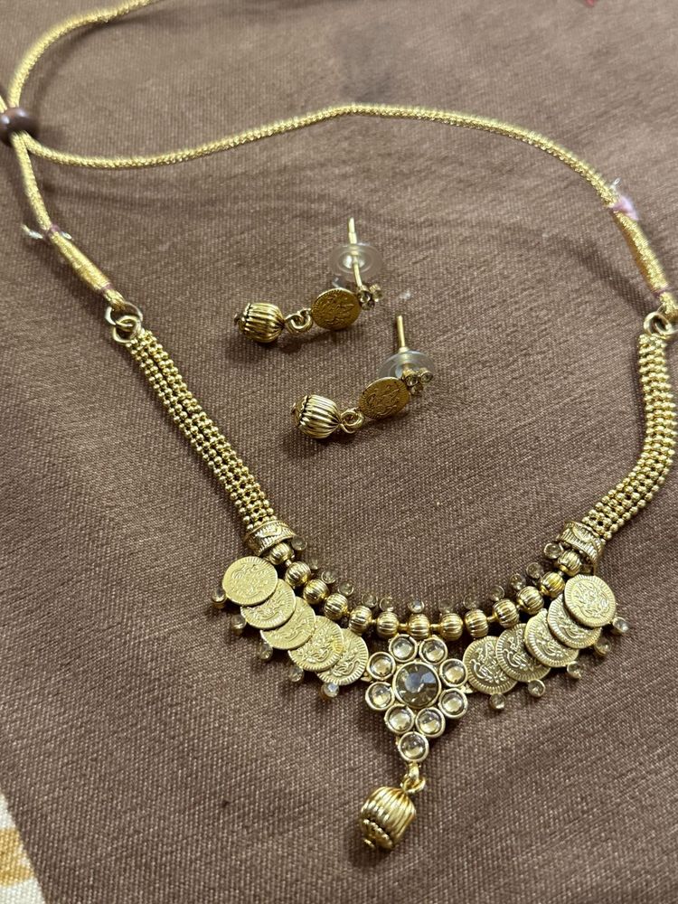 Necklace with Pendant and Earrings🦢