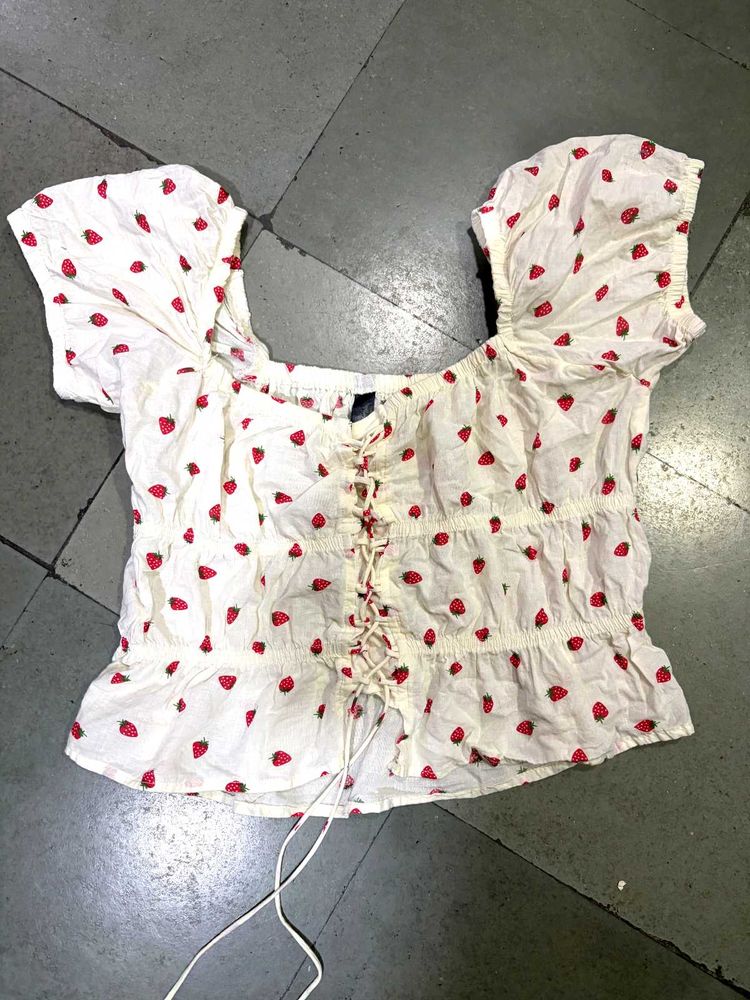 Cute Strawberry Crop top 🍓