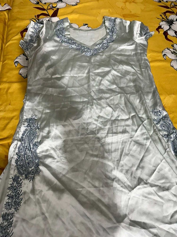 Elegant Embroidered Kurta