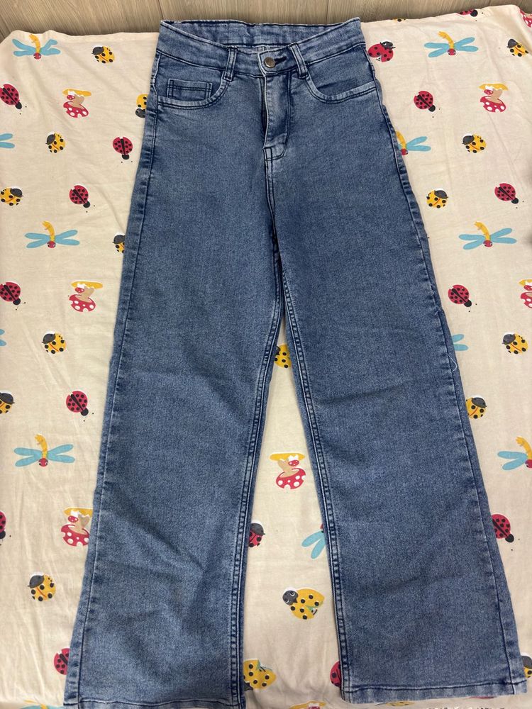 High waisted and Classic Blue straight Jeans 🫶🏻