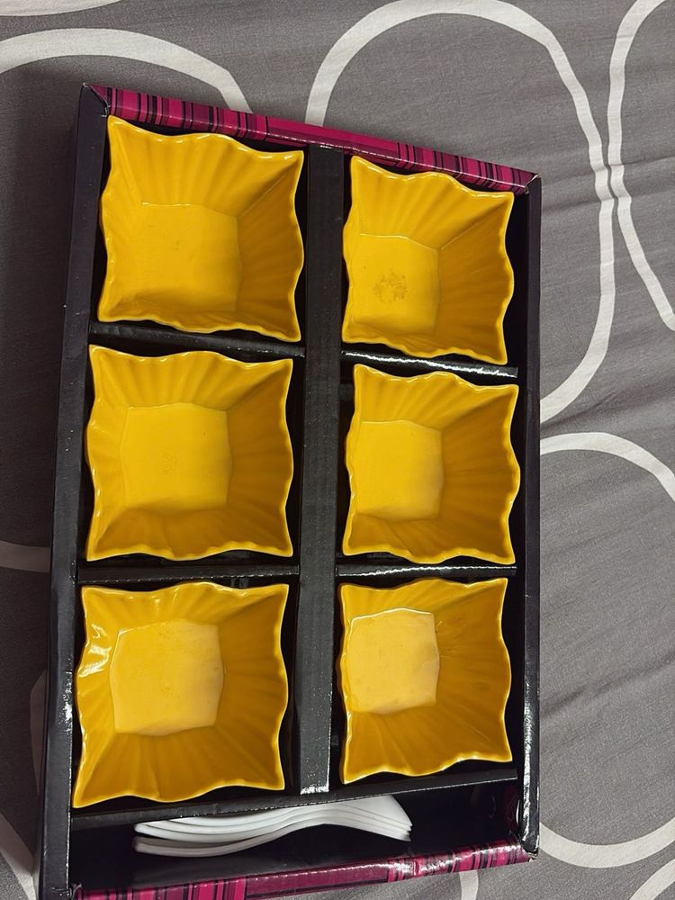 Set of 6 Yellow Square Serving Bowls