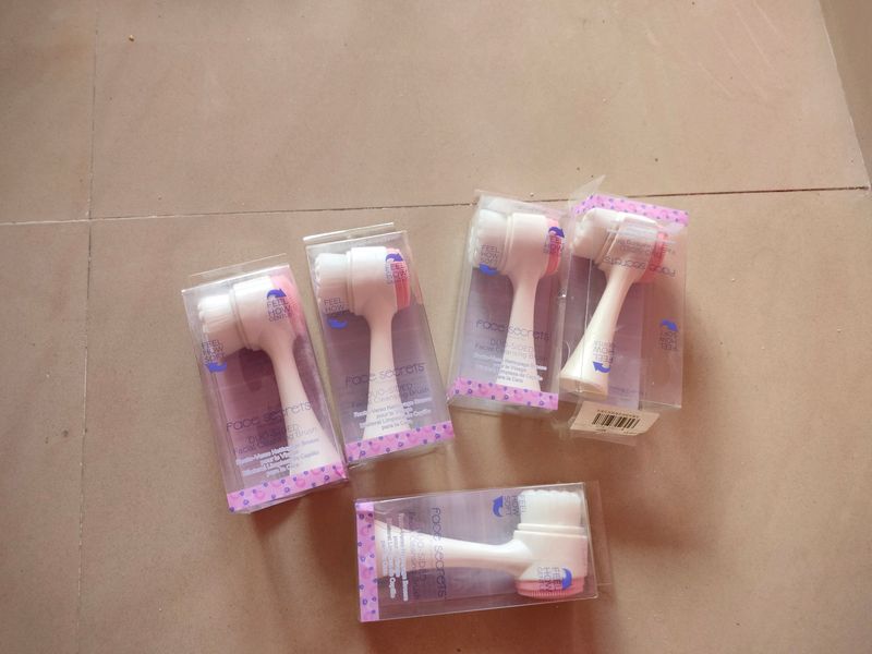 Face Cleaning Brush