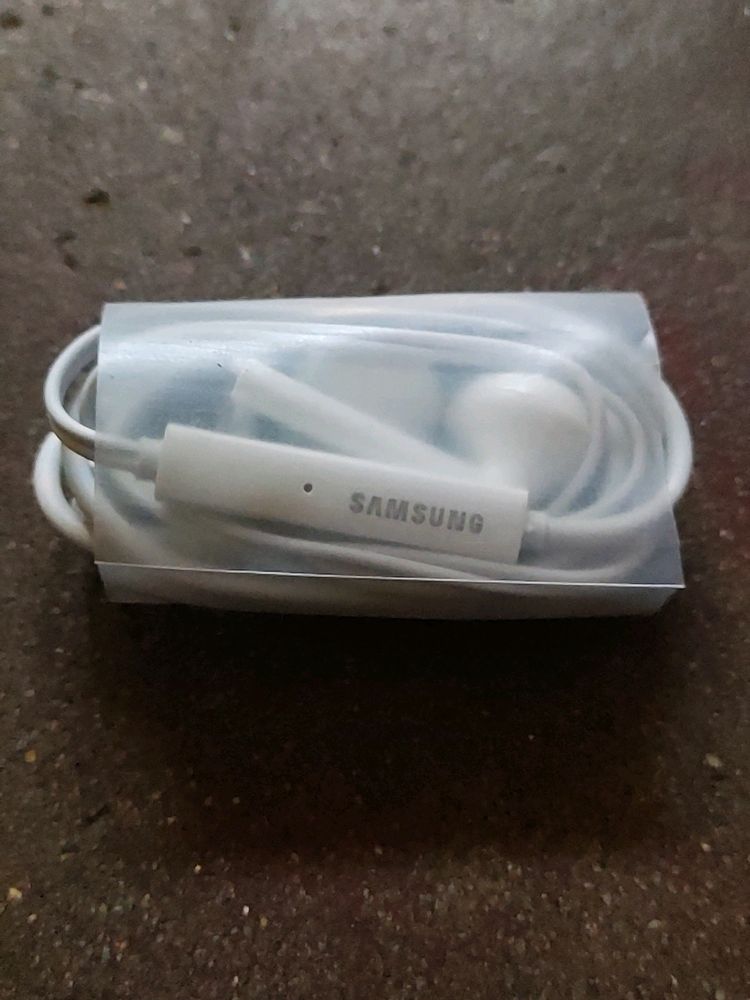 SAMSUNG Earphone