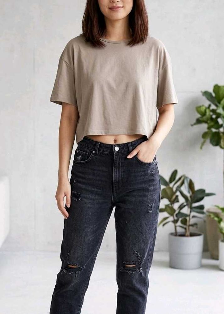 H&amp;M Divided Cropped T-Shirt