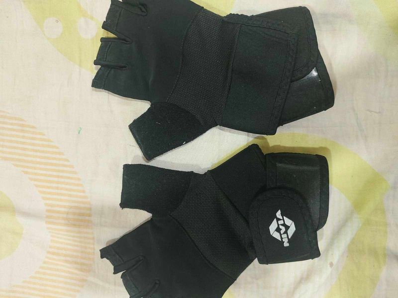 Sports Gloves