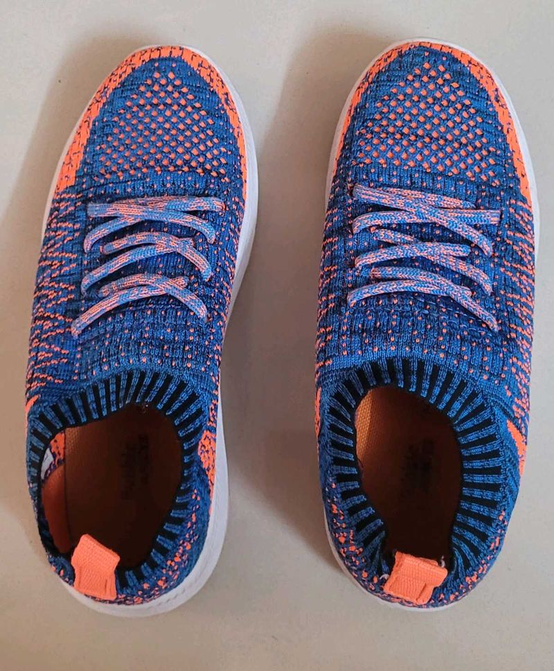 Excellent Condition Girls Sneakers