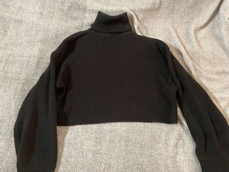 Black Ribbed Cropped Turtleneck Sweater