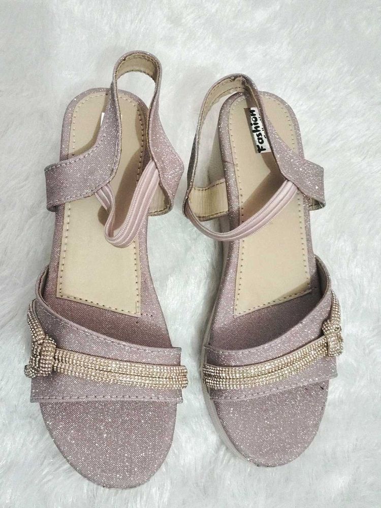 🎀 Sparkling Glitter Sandals 💫