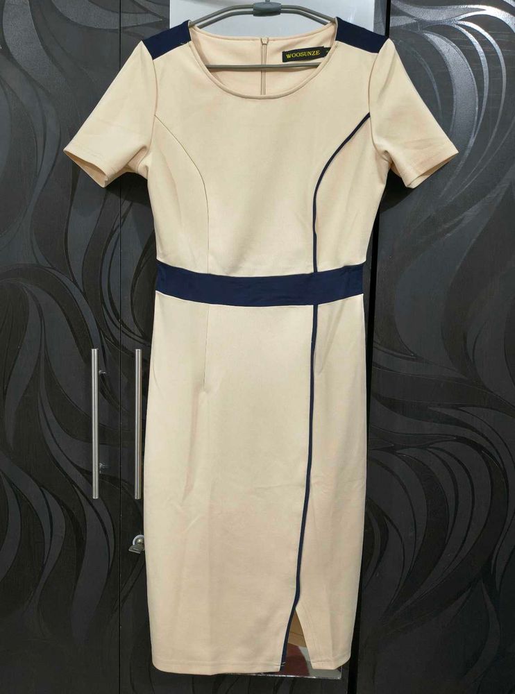 Elegant Beige &amp; Navy Sheath Dress