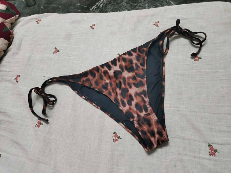 leopard print buttom
