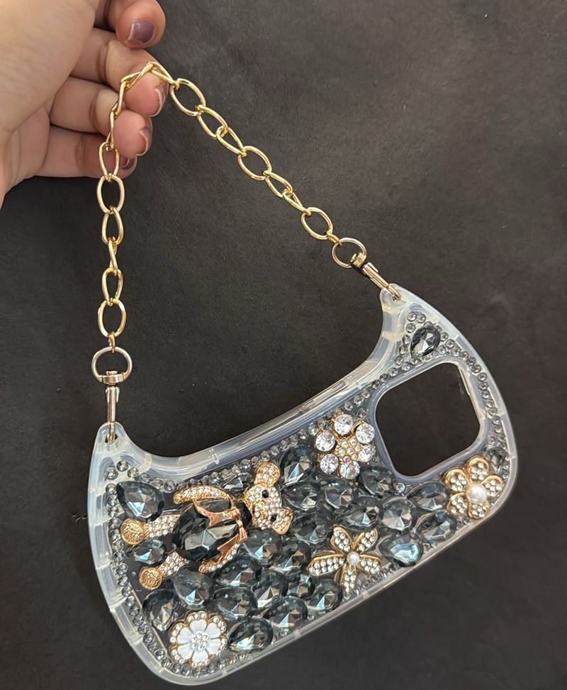 iPhone 15pro Cover with Gold Chain sparkling gem