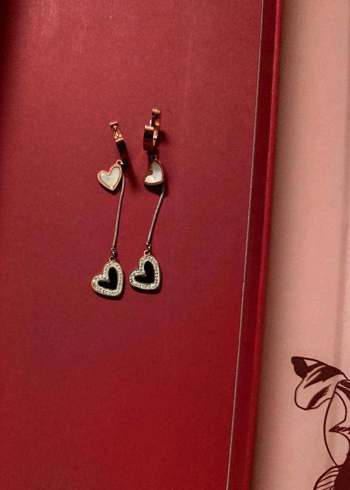 Anti-tarnish Heart Dangling earrings