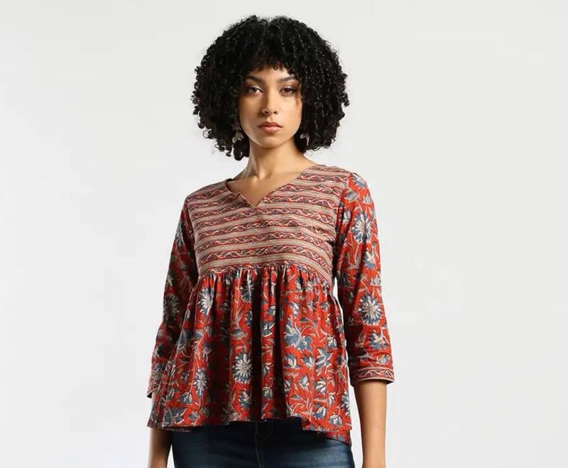 Svrnaa Red Floral Print Top