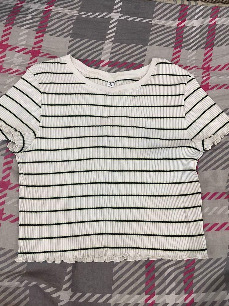 uniqlo crop top