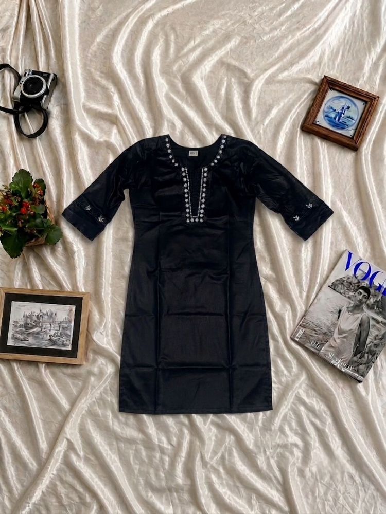 Elegant Black Embroidered Kurta