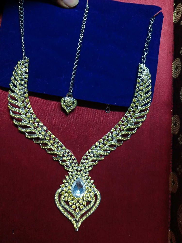 Elegant Jewelry Set with mangtika