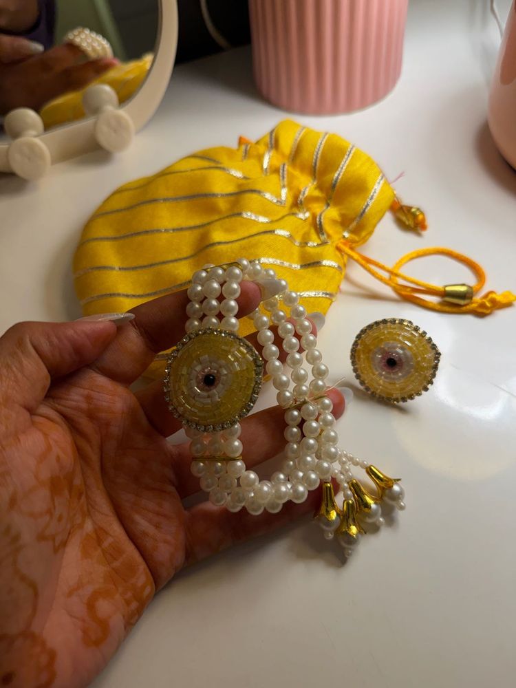 Pearl Bracelet and Ring Set with pouch new