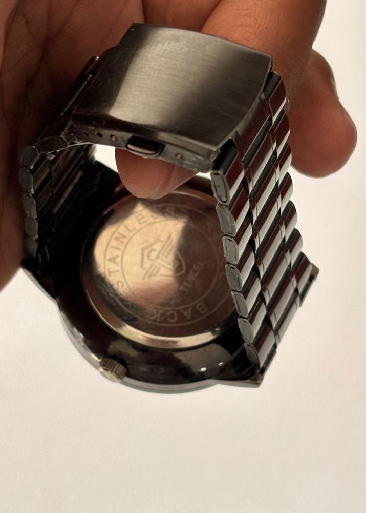 Stylish Metal Band Watch