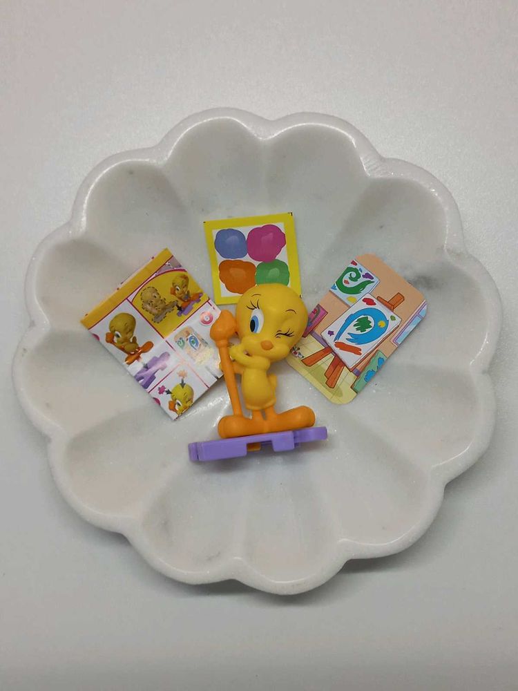 Painter Tweety Kinder Joy Toy