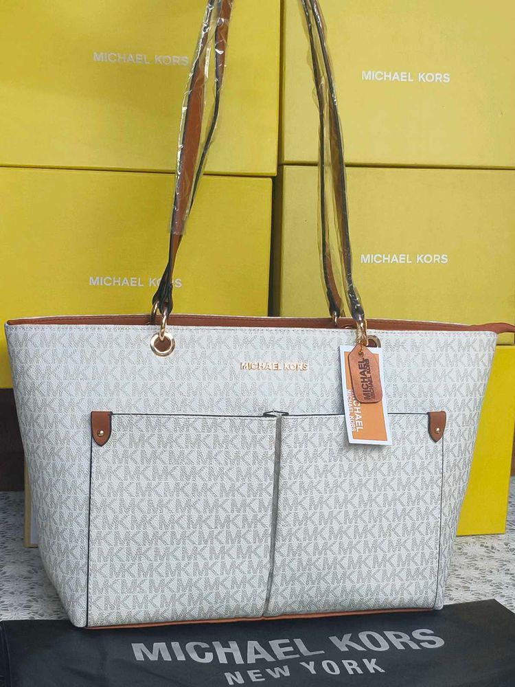MICHAEL KORS POCKET OFF WHITE TOTE