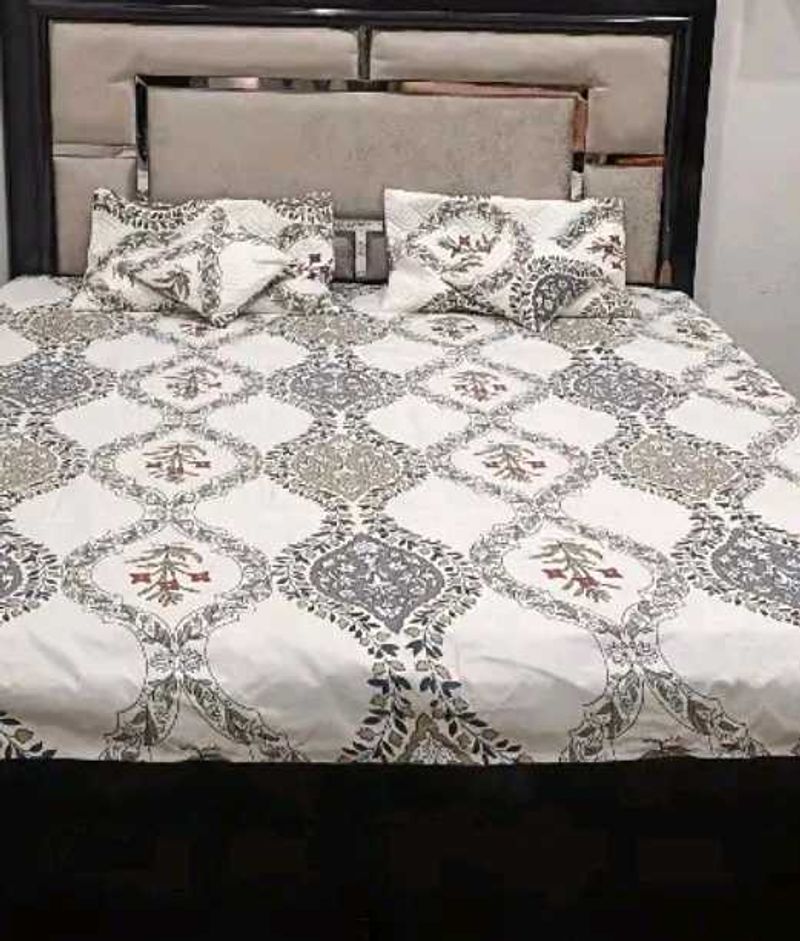 Patterned Bedsheet Set