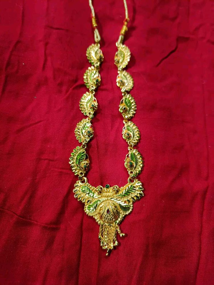 Very Pretty Necklace.