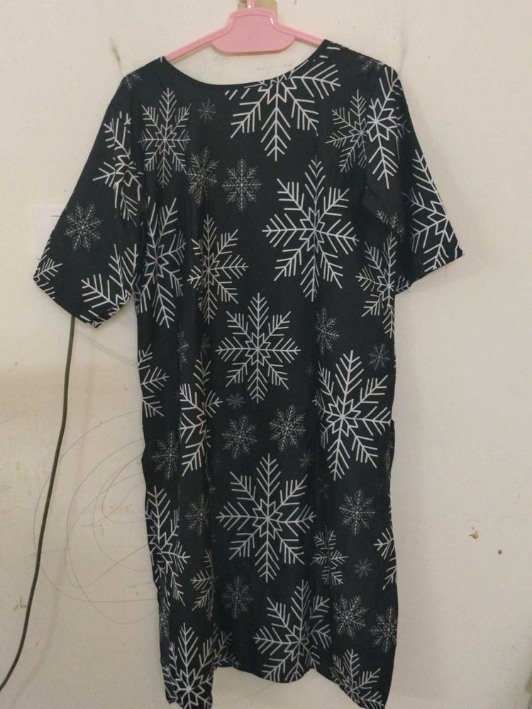 Black Snowflake Print Tunic Top