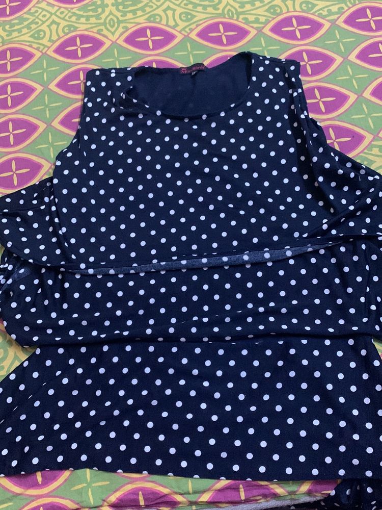 Very Soft Top Can Fit XL And XXL Both As It’s Stretchable