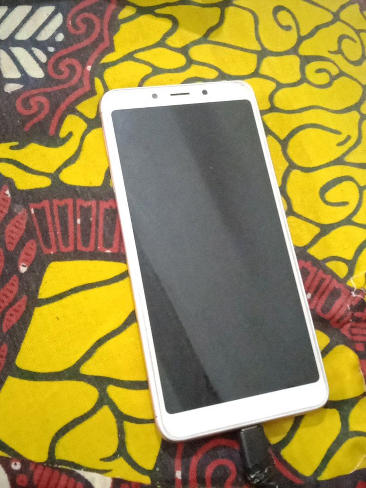 REDMI 6A properly working and well maintained Smart phone
