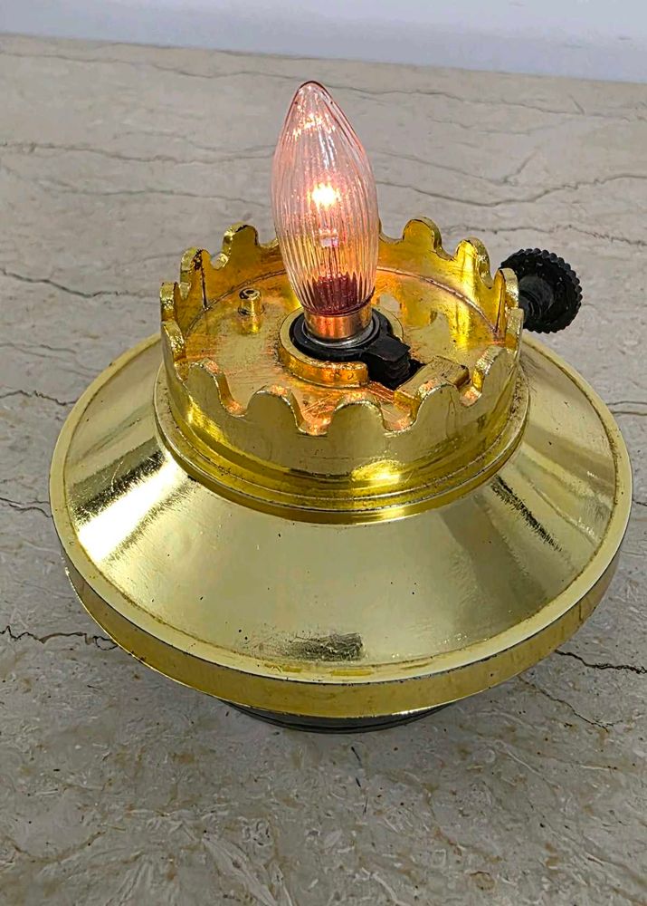 Battery operated lamp