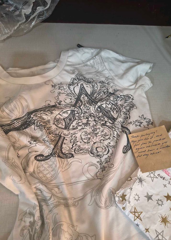 Graphic Print White T-Shirt 🎧🎱