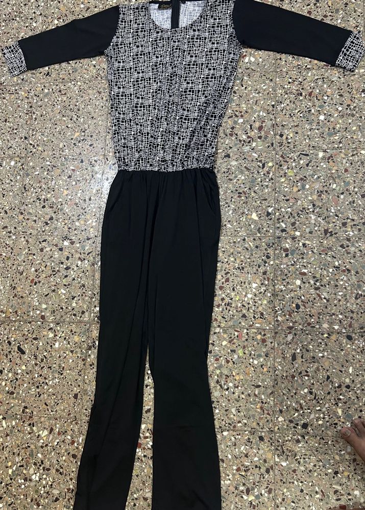 Chic Black &amp; White Jumpsuit