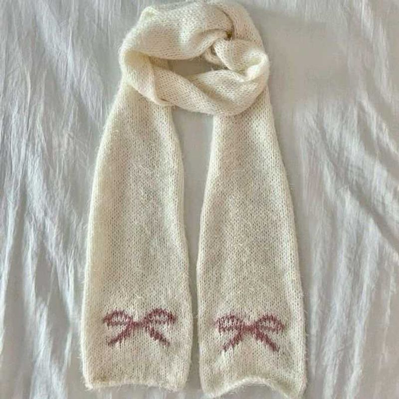 Bow Detail Knit Scarf