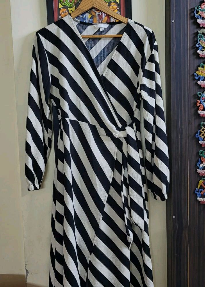 Black and White stripe genuine Hand M dress.