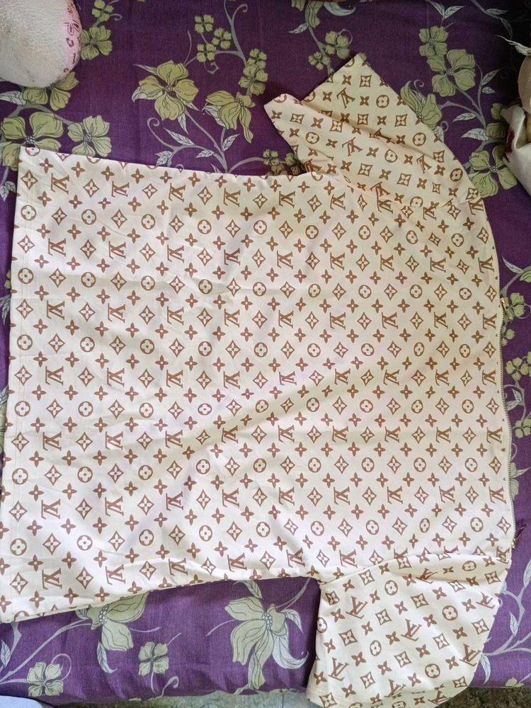 VL brand new tee