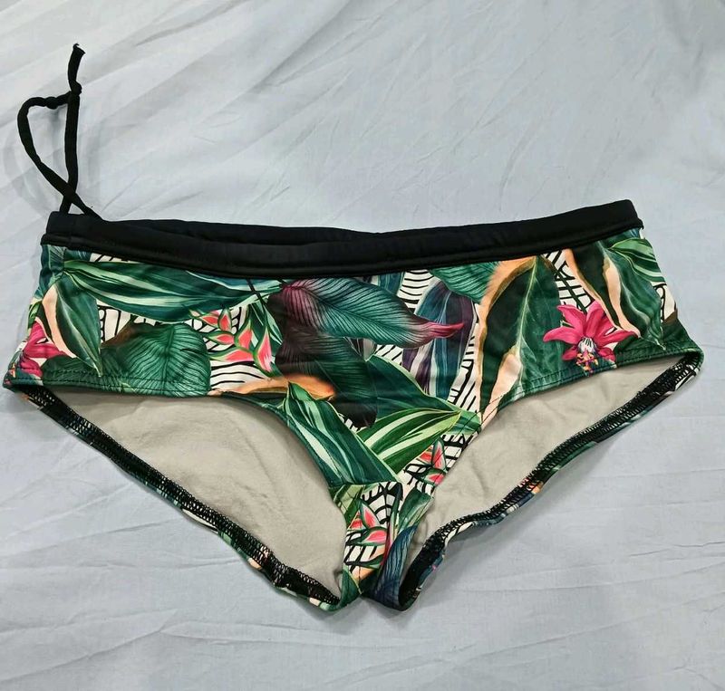 😍 Tropical Print Bikini Bottom
