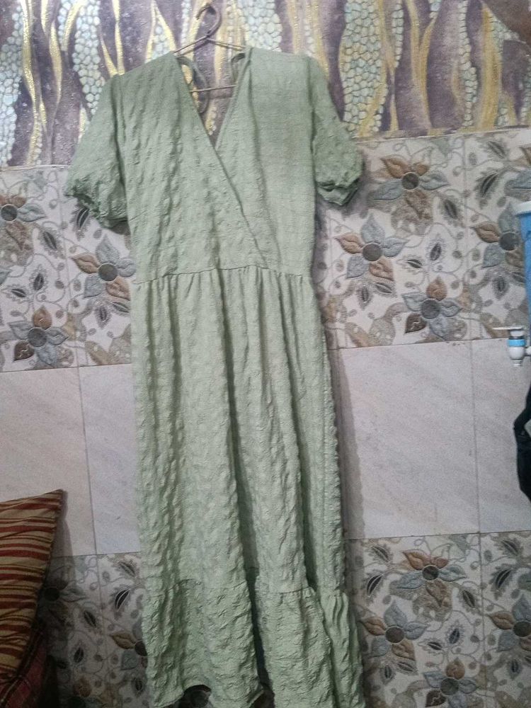 Sage Green Puff Sleeve Midi Dress 🌿