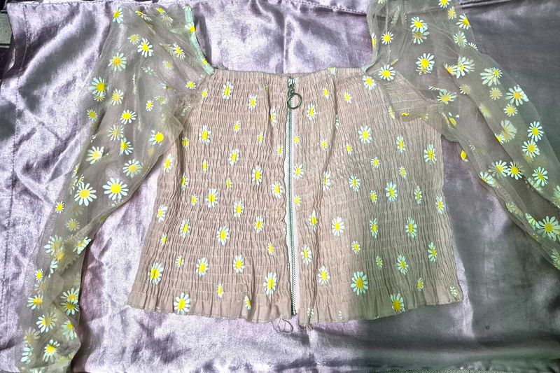 Cute Daisy Print Mesh Sleeve Top
