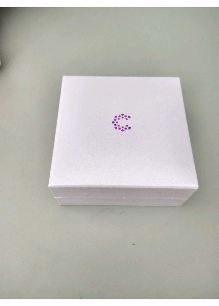 Caratlane  ring box