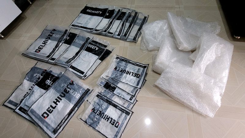 Pack 4 Delivery Bags20 &amp; box 3 &amp; बबल सीट15 Met