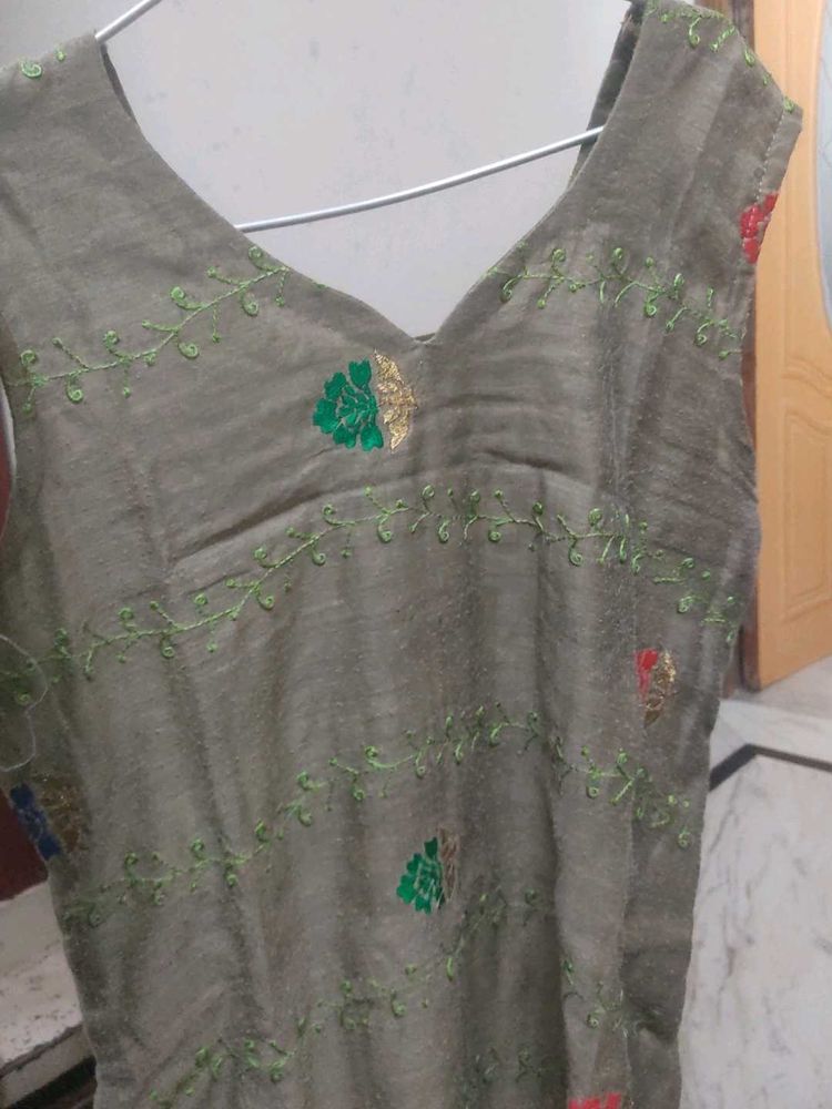 Embroidered Grey Ethnic kurta