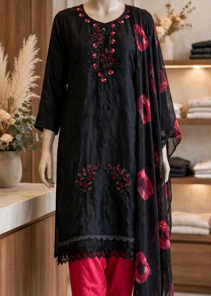 Elegant Black &amp; Red Kurta Set