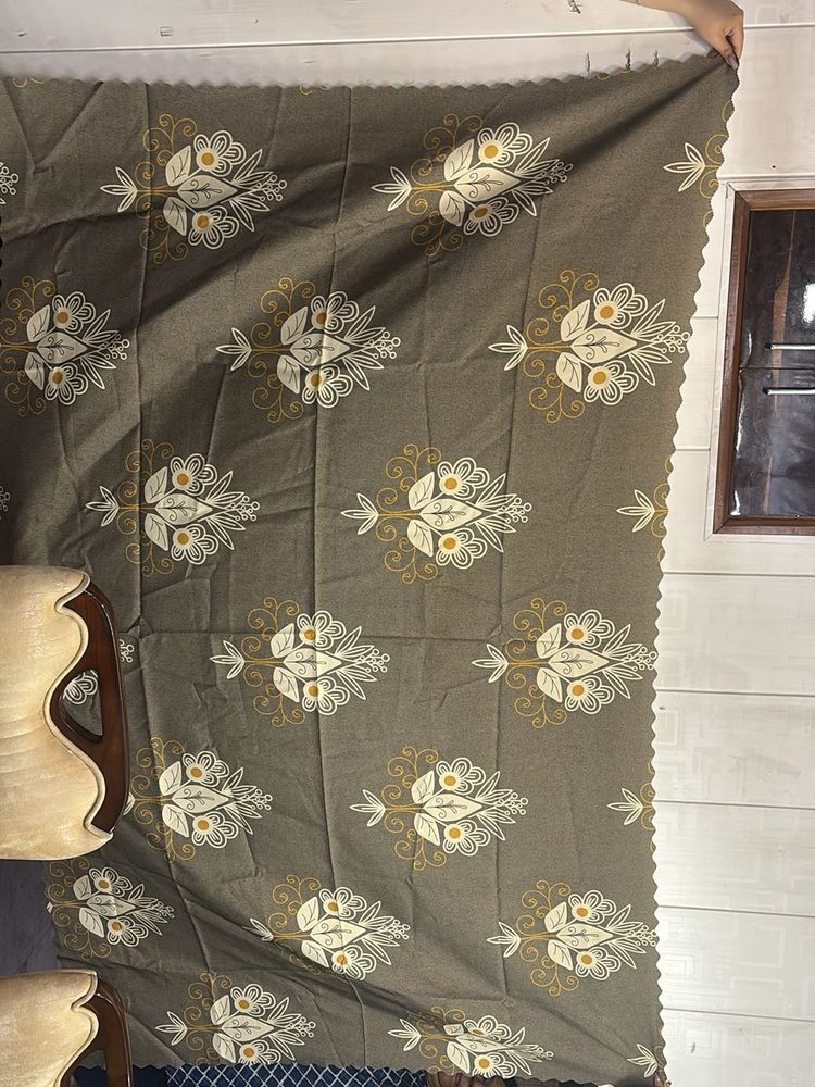 Beautiful dining table cover