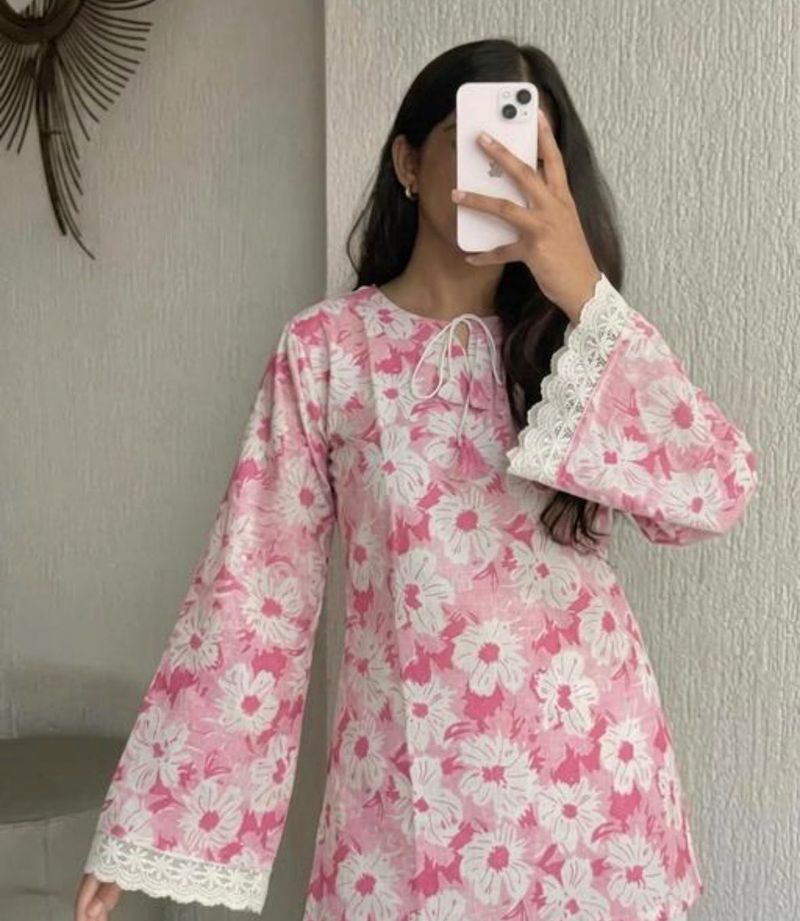 Floral Print Kurta with Lace Sleeves