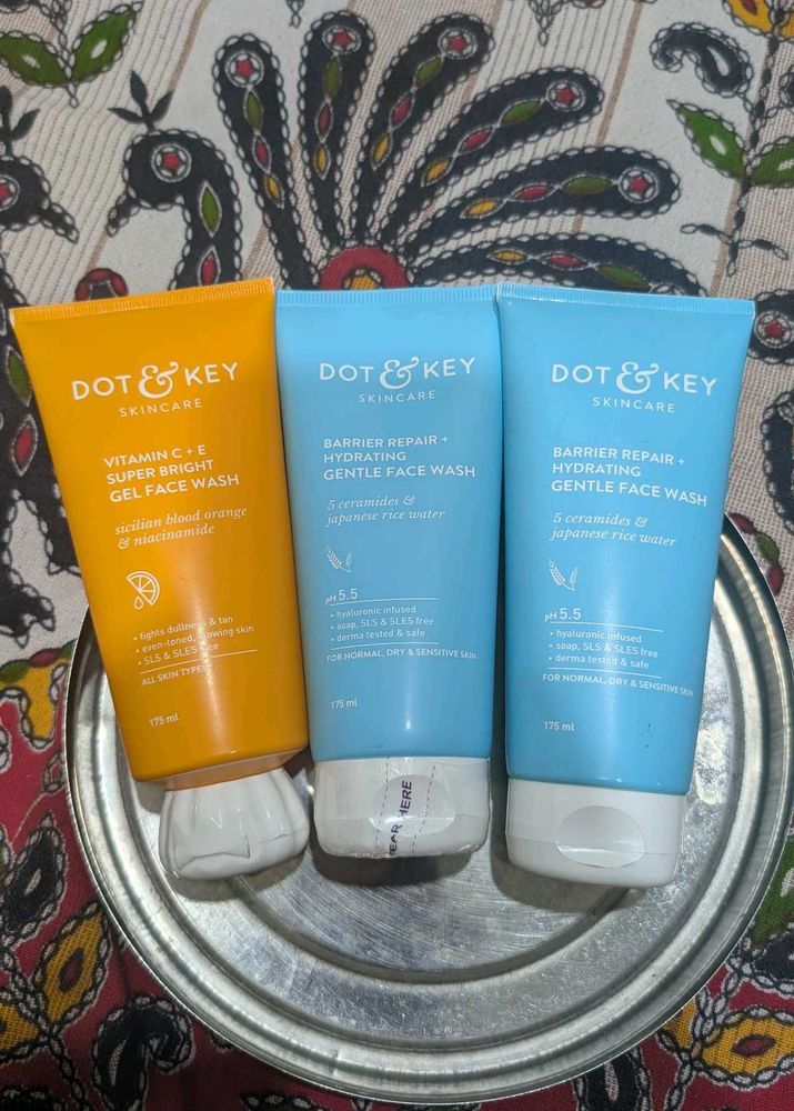 Dot &amp; Key Facewash