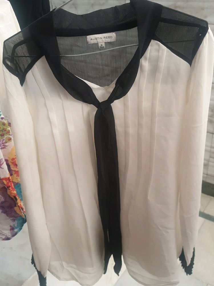 Off-white Top