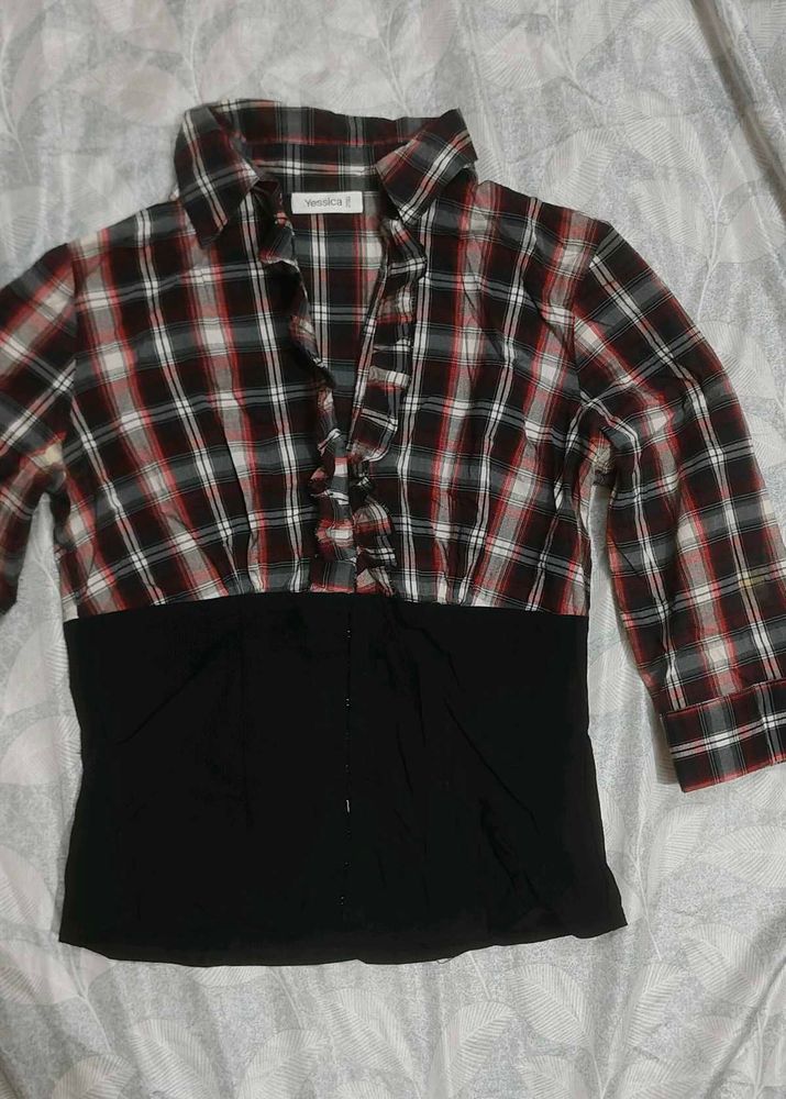Stylish Plaid &amp; Black Ruffle Top